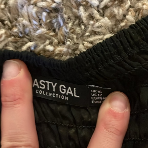 Nasty Gal Black Ruched Puff Sleeve Top - Picture 2 of 3